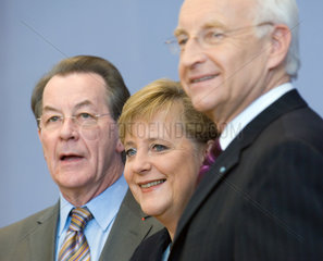 Muentefering (SPD)  Merkel (CDU) und Stoiber (CSU)  Berlin