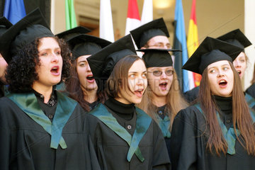 Absolventen einer Wirtschaftshochschule in Warschau