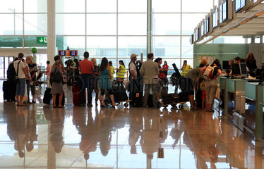 El Prat de LLobregat  Spanien  Check-in des Flughafens von Barcelona
