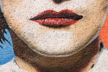Wandgemaelde  Mund einer Frau