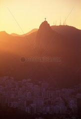 Rio de Janeiro in den letzten Sonnenstrahlen des Tages