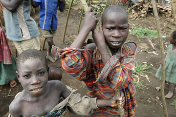 Goma  Demokratische Republik Kongo  Jungen im Fluechtlingslager Shasha