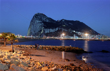 Der Felsen von Gibraltar am Abend