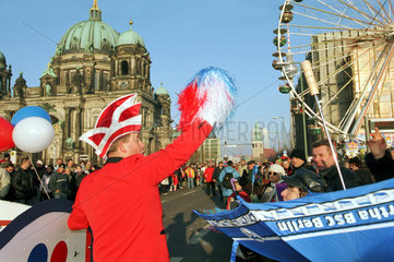 Karnevalszug vor dem Berliner Dom