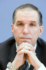 Dr. Burkhard Schwenker  Roland Berger Strategy Consultants