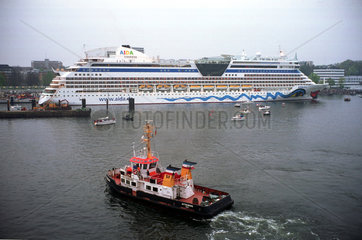 Goeteborg  Kreuzfahrtschiff Aida im Hafen