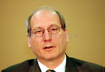 Reinhard Klimmt (SPD)  Bundesminister Bau  Verkehr  Wohnen