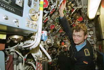 Eckernfoerde  Deutschland  Blick in das Innere eines U-Bootes