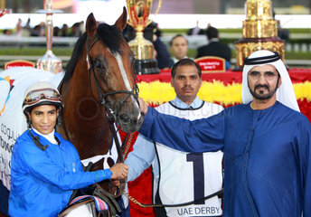 Dubai  Vereinigte Arabische Emirate  Sheikh Mohammed bin Rashid al Maktoum (rechts) im Portrait