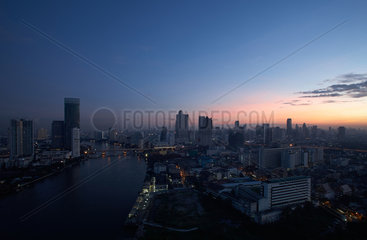 Bangkok  Thailand  Morgendaemmerung ueber dem Haeusermeer