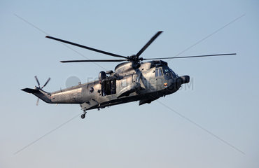 Rostock  Deutschland  Hubschrauber der Marine in der Luft