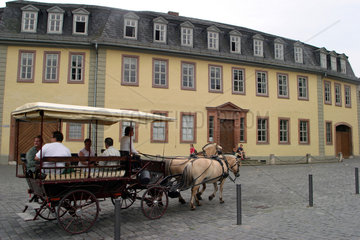 Weimar  Kutsche vor dem Goethe-Haus