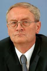 Dr. August Hanning - Bundesnachrichtendienst  Berlin