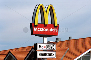 McDonaldÂ«s / Logo