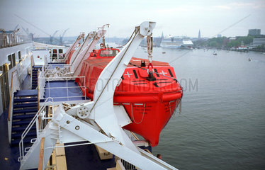 Goeteborg  Rettungsboote auf der Faehre Stena Germanica