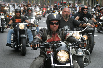 Motorradfahrer bei einem Harley-Treffen in Barcelona