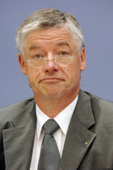 Prof. Dr. rer. pol. Andreas Troge  Praesident des Umweltbundesamt  Berlin