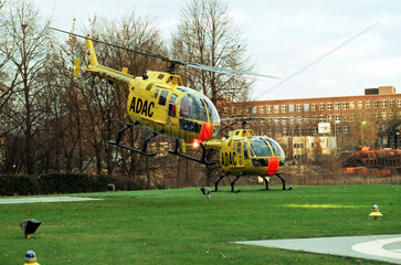 Hubschrauber der ADAC Luftrettung GmbH beim Start