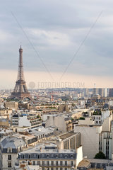 Paris  Frankreich  der Blick ueber Paris mit dem Eiffelturm