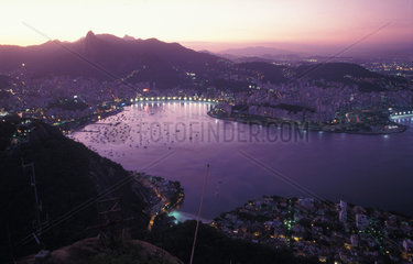 Rio de Janeiro in abendlicher Stimmung