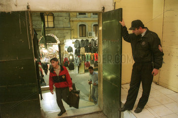 Sicherheitsdienst im Grossen Basar in Istanbul