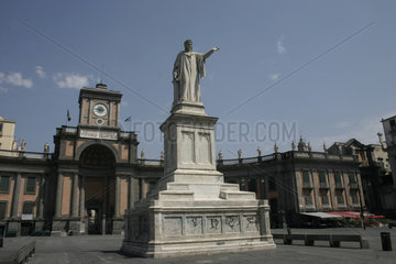 Neapel  Piazza Dante