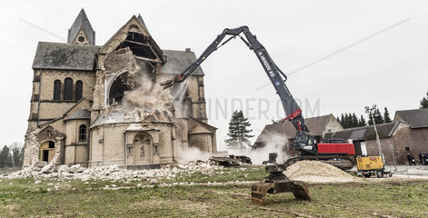 Greenpeace - Aktion gegen den Abriss der ehemaligen Kirche St. Lambertus  Immerath