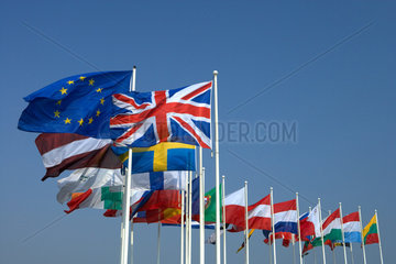 Strasbourg  die Flaggen der EU-Mitgliedsstaaten mit der Europaflagge