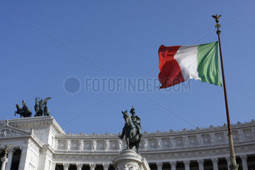 Italienische Fahne an der Altare della Patria