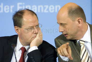 Bundesfinanzminister Steinbrueck und Bundesverkehrsminister Tiefensee (SPD)