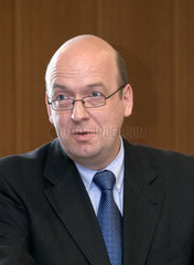 Dr. Hans-Peter Kloes - Geschaeftsfuehrer Institut der deutschen Wirtschaft