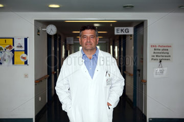 Berlin  Deutschland  Chefarzt Dr. Keikawus Arasteh im Portrait
