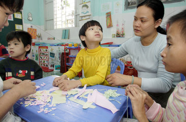 Vietnam  Paedagogischer Unterricht fuer behinderte Kinder