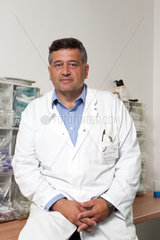 Berlin  Deutschland  Chefarzt Dr. Keikawus Arasteh im Portrait