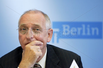 Klaus Boeger (SPD)  Senator des Landes Berlin