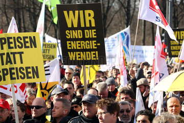 Berlin  Deutschland  Demonstration gegen die Kuerzung von Solarfoerderungen