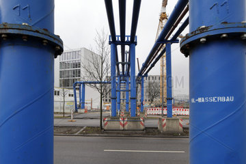 Berlin  Deutschland  Rohrleitungen fuer Grundwassermanagement in der Europacity in der Minna-Cauer-Strasse in Berlin-Moabit