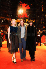 Anjelica Huston (r)  Cate Blanchett (l)  Wes Anderson