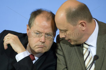 Bundesfinanzminister Steinbrueck und Bundesverkehrsminister Tiefensee (SPD)
