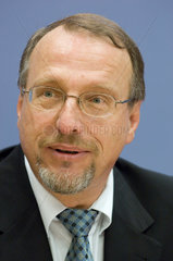 Roland Schaefer  DStGB