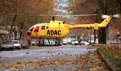 ADAC-Hubschrauber beim Start