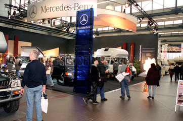 Stand von Mercedes-Benz auf der Messe CMT 2001
