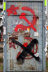 Sofia  Bulgarien  Graffiti mit Hammer und Sichel