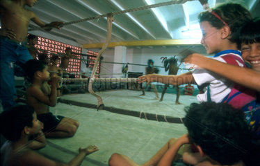 Kinder beim Boxtraining in Kuba