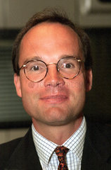 Dr. Mirko Meyer-Schoenherr  Vorstandsmitglied der Quelle AG