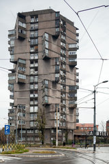 Belgrad  Serbien  Hochhaus mit sechseckigem Grundriss und Auskragungen