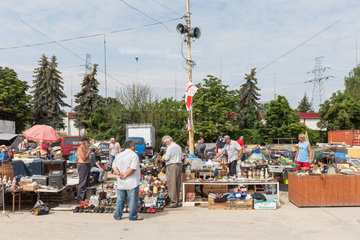 Stettin  Polen  Kunden auf einem Wochenmarkt