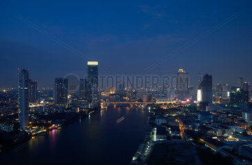 Bangkok  Thailand  Abendlicher Blick ueber das Haeusermeer