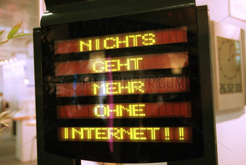 Hannover  Deutschland  digitaler Slogan -nichts geht mehr ohne Internet!!-