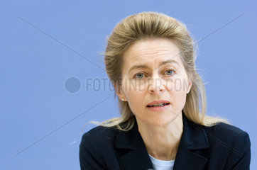 Dr. Ursula von der Leyen  CDU